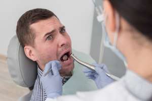 Cracked or Chipped Tooth? Here’s What a Dentist Can Do for You Cracked or Chipped Tooth? Here’s What a Dentist Can Do for You